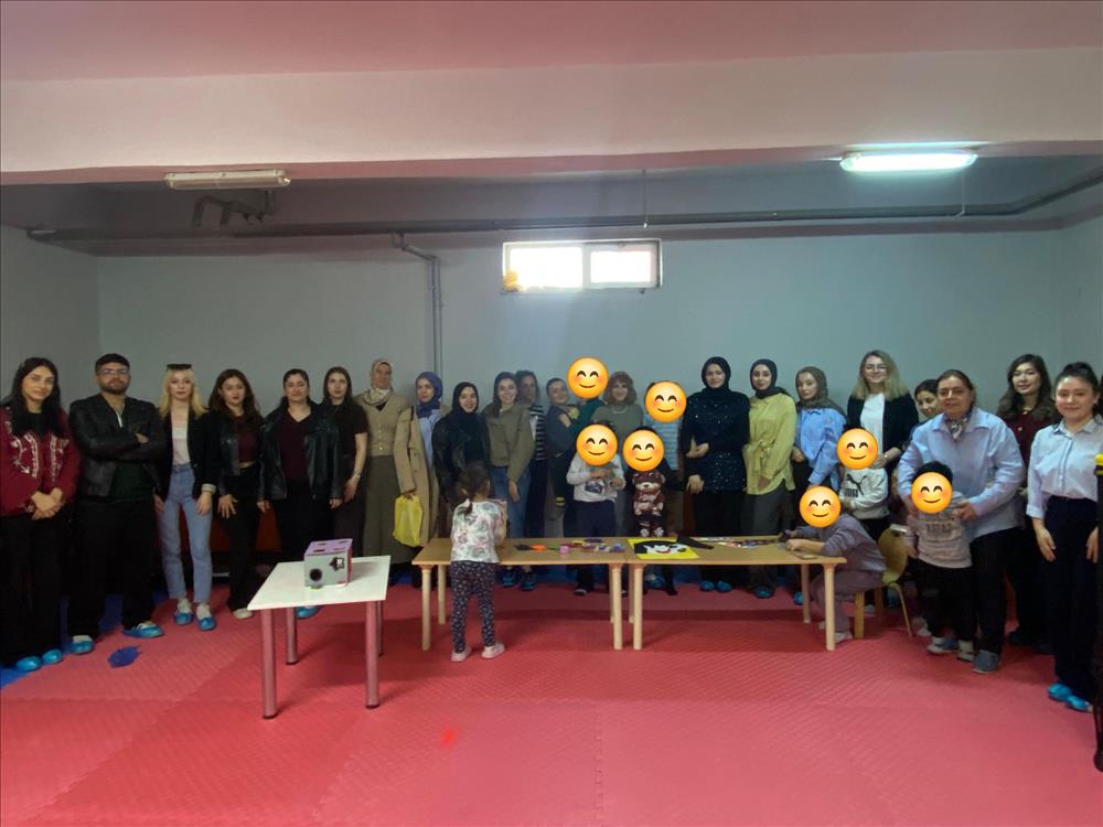 Çınarcık MYO Çocuk Gelişimi Programı Öğrencilerinden Otizm Farkındalık Günü Etkinliği